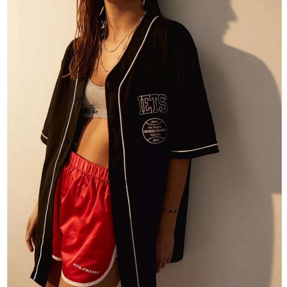Iets Frans | Urban Outfitters Baseball Tee